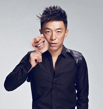 娱乐圈中剪发后更帅气的男星,有李咏黄渤谢霆锋还有他