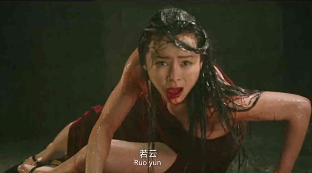 张静初真空出演《快手枪手快枪手》水喷实战