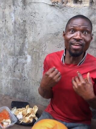 为了流量丑化非洲人,地域黑们来看看,非洲普通