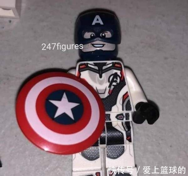 《复联4》钢铁侠新制服曝光 红头盔配上白战衣