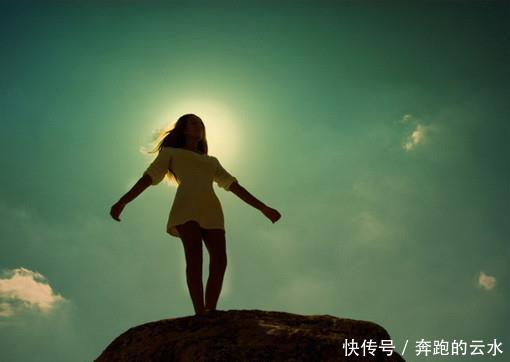 让对方看到心疼的句子,句句穿心!