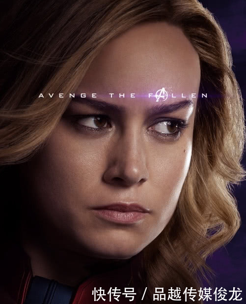 复联四放出32位演员海报,蜘蛛侠神情落寞,洛基