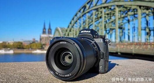 拍照用什么相机在车里效果好 t01bf3ef4cd6dac0201.jpg