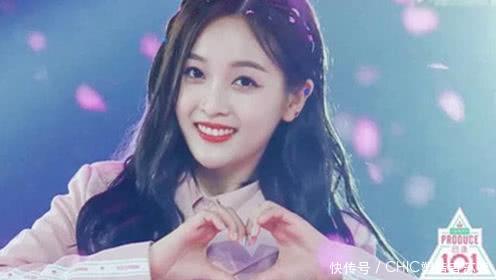 富婆吴宣仪一件T恤就上万,杨超越却不过百,网