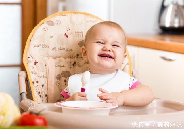 注意: 米粉和奶粉混合着给宝宝吃? 难怪宝宝消
