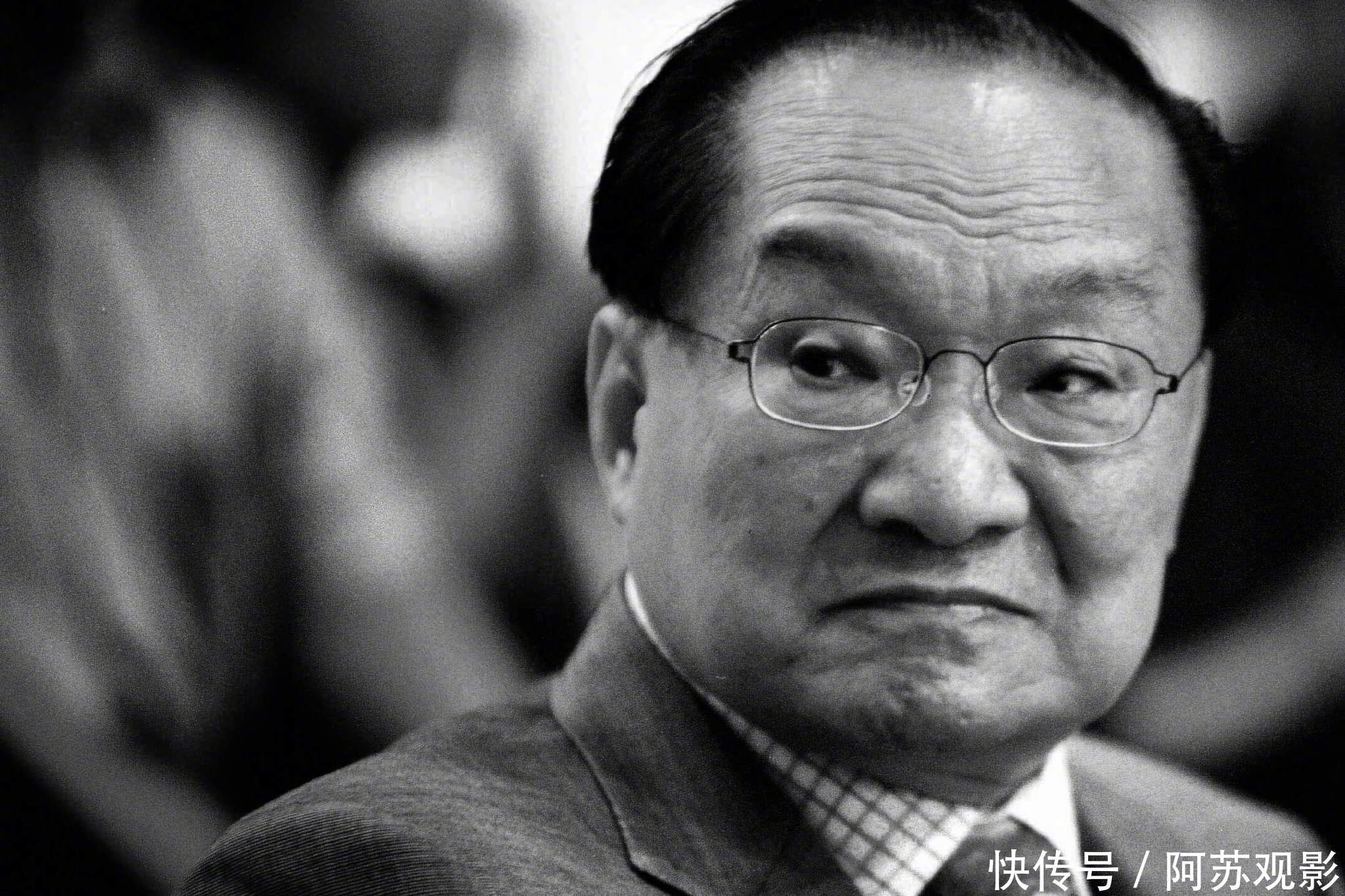 铁杆粉丝徐克发文追悼金庸逝世!金庸为什么到