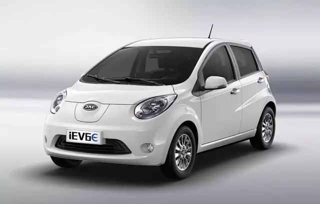 江淮iev4电动车可以使用国家电网充电桩和家庭220v三针插口这