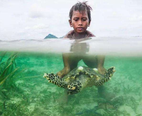 生活在大海上的民族，他们没有国籍很少去陆地，靠捕鱼为生！