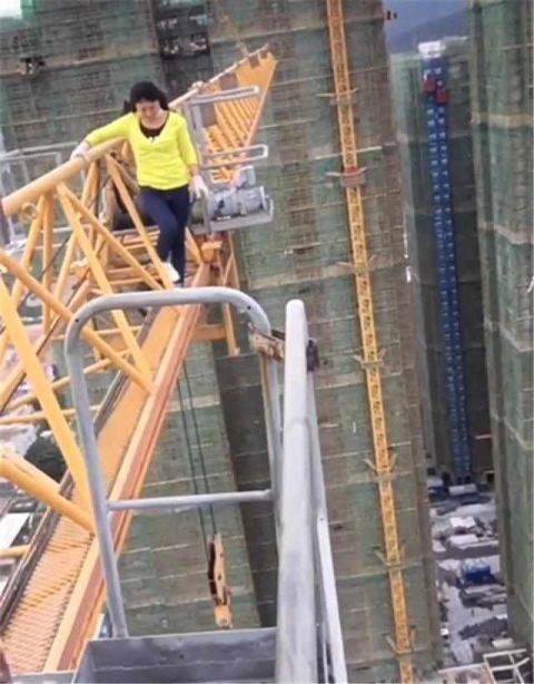 经济前景低迷,特斯拉全球降价、苹果库克降薪