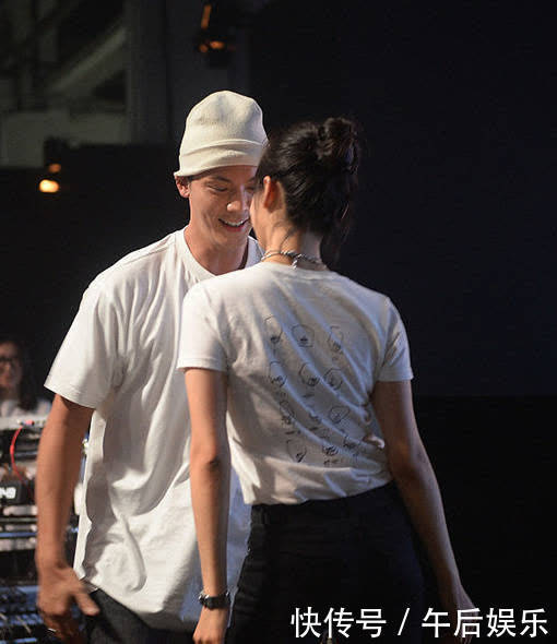 陈伟霆与宋茜深夜微博公开恋情!用尽一生遇见