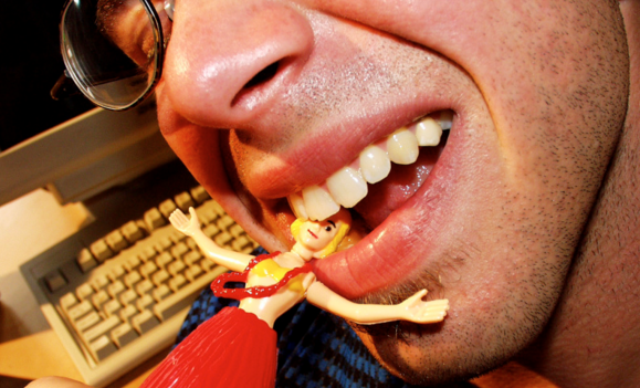 牙科医生:成年人晚上睡觉磨牙,可能是这些原因