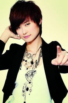 中文名称:和你一样 歌曲原唱:李宇春 填词:任淼 谱曲:任淼 荣誉:中国