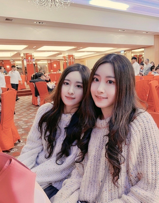台湾"最美双胞胎"长大了,姐妹颜值超高,长相相似很难分辨