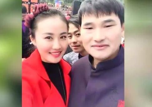 大衣哥朱之文的婚纱照，大衣嫂的蜕变之路，认真打扮起来还真美