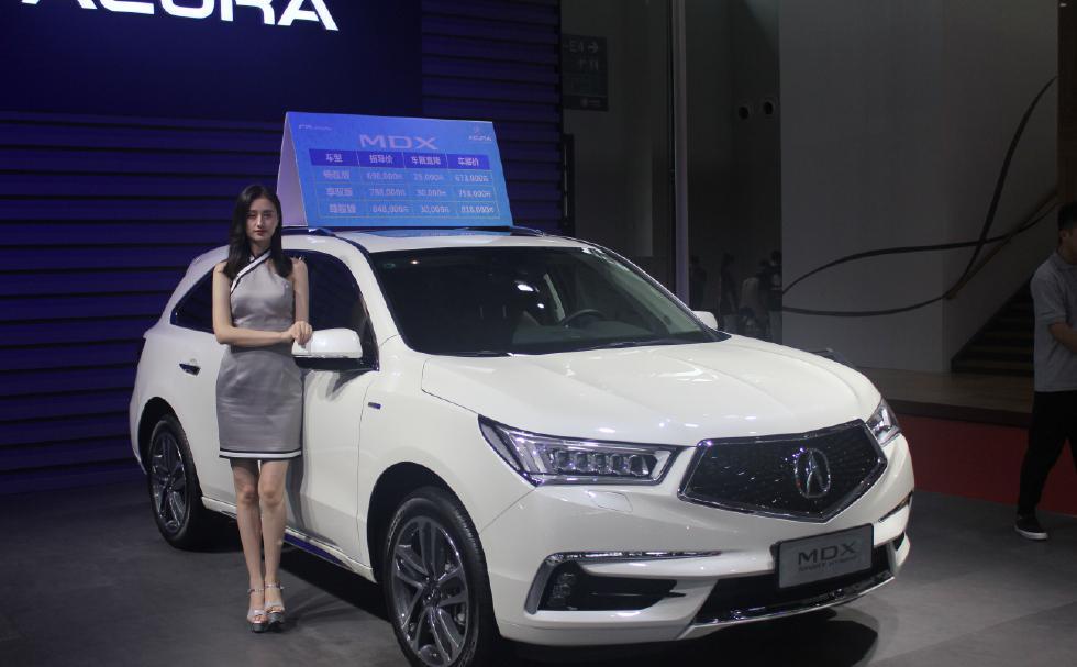 2018第十七届沈阳中国汽车国际美女v汽车,美女豪车完美搭配自慰优优工业图片