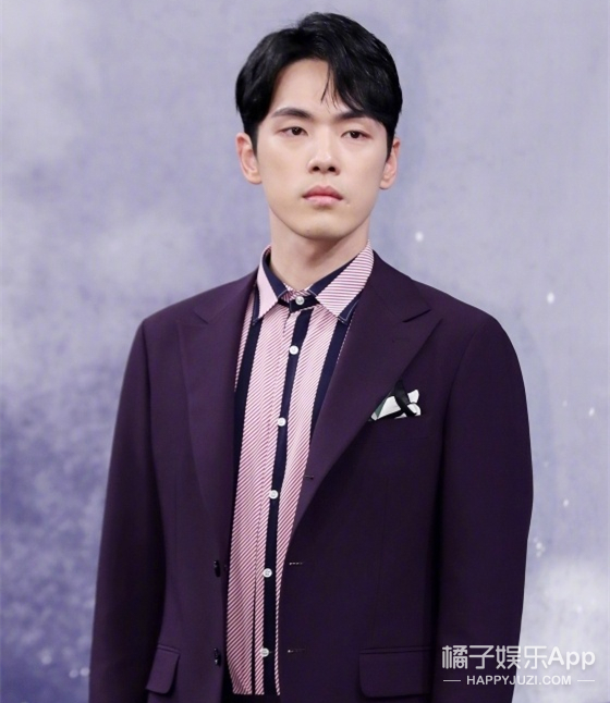 他曾因拒绝女演员挽胳膊被骂，现因入戏太深退出剧组...