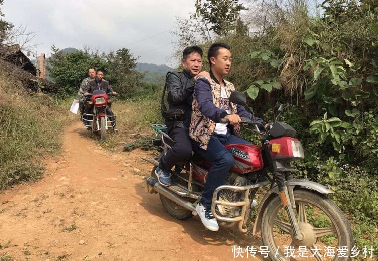 农村人这么多人开摩托车,却少有人有驾照,这是