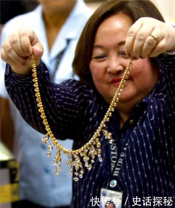 比卡扎菲更牛的独裁者,身揣3万块起家,垮台后携300亿逃亡美国