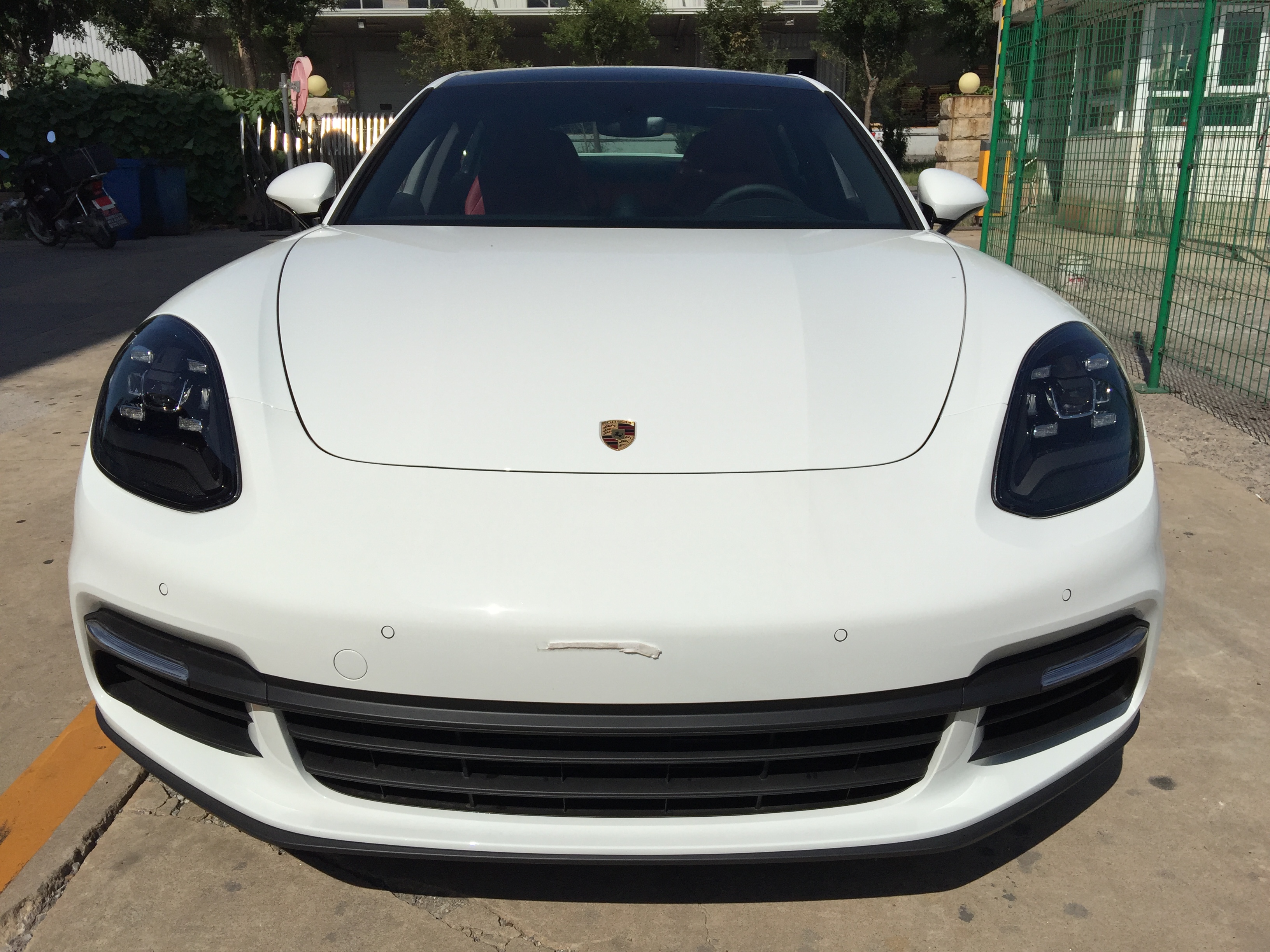 17款保时捷帕拉梅拉 白色外观真皮内饰