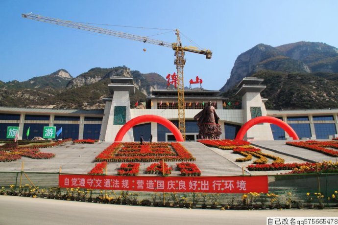 一,地理位置 静升中学地处山西省晋中市灵石静升新区,王家大院南麓