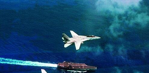 海南岛附近,一架民航客机被击落,美军24架战机