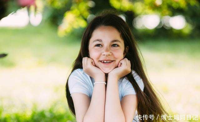 女孩第一次月经什么时候来最好?家有女孩的妈