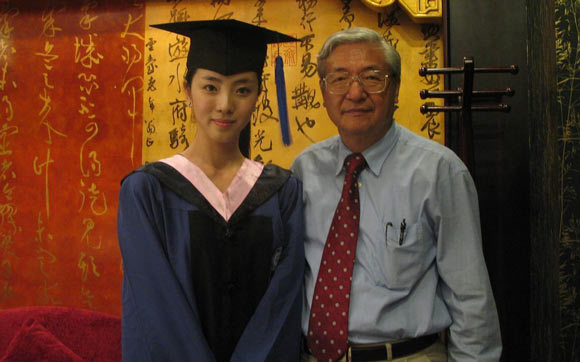 <em>李咏</em>撒贝宁为啥出局? 春晚<em>女主播</em>李思思背景揭