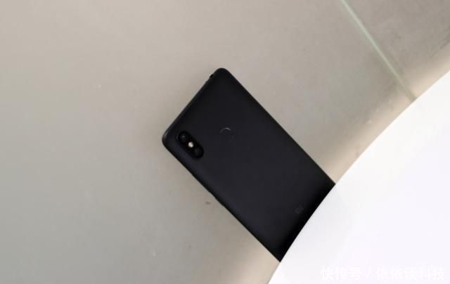 上市后第一部机型!这三个理由:小米Max3让人无