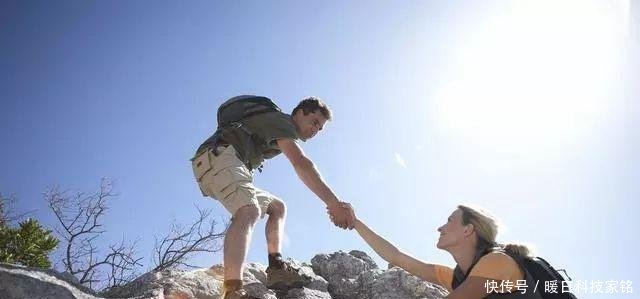 马云论996、刘强东谈8116+8,大佬都在说年轻