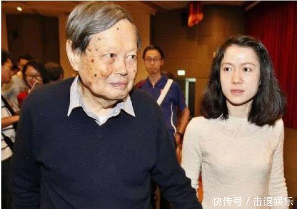 杨振宁翁帆夫妇共赴晚宴,到场夫妻年龄差距均