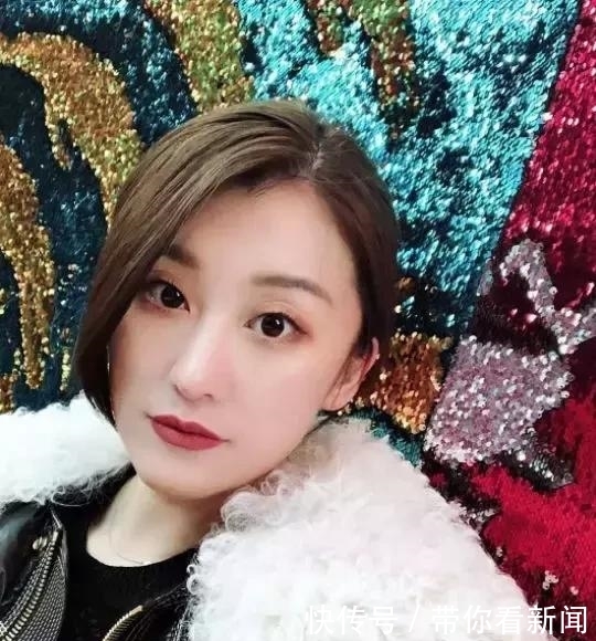 乔欣住3亿车库,酒店停200辆车,这样的顶级白别墅巴塞罗那别墅图片