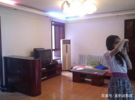 女大学生打工租房,深夜频频叫房东进房,退房后