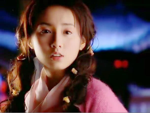 和唐嫣是好姐妹,演戏多年不火,吃火锅与老板结