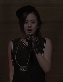 和宣美合唱满月的<em>那个女孩是谁</em>