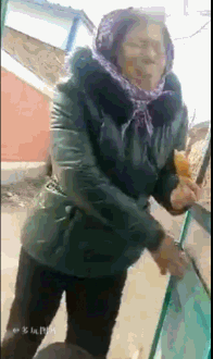 大娘,你这样撒娇真的看不下去了,大爷你快来管管吧