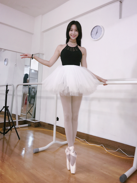 Clara克拉拉解锁芭蕾技能 蜕变“时尚女神”跨屏而来