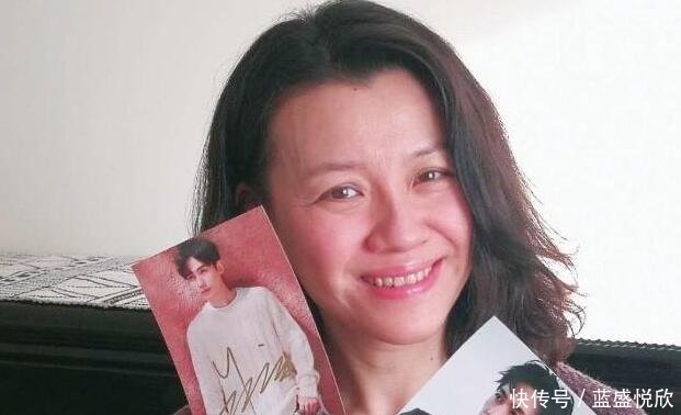 大娘子化身迷妹,晒出大把朱一龙签名照,称自