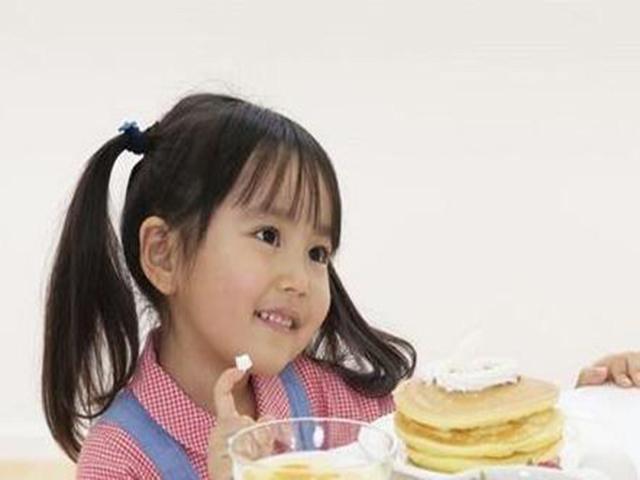 5岁宝宝食量突然变大,奶奶夸赞长身体,体检结