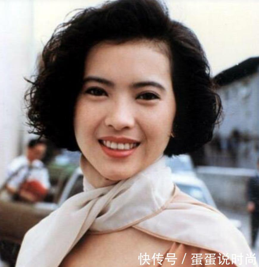 原来八字刘海,丸子头,蓝洁瑛20年前就留过