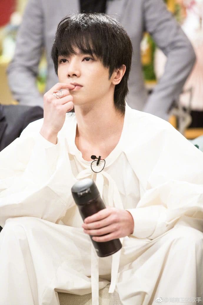 抖音又火了华晨宇的一首歌!女生版本的更好听