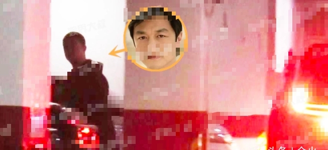 李亚鹏疑似恋情曝光,街头苦等神秘女子1小时,