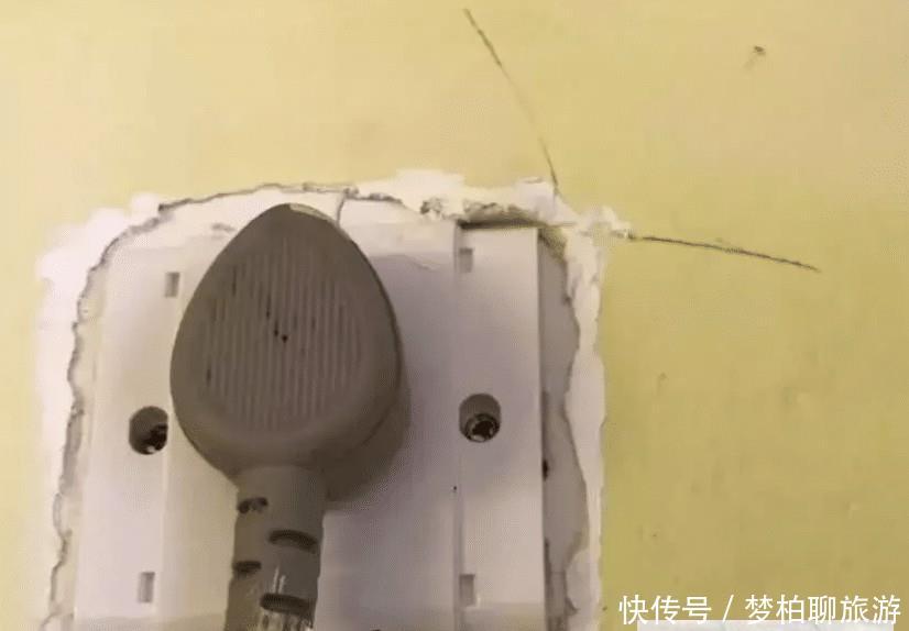 广州一男子住连锁酒店,发现房间插座有异样,上