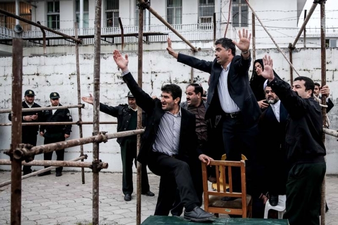 从伊朗男子执行绞刑全过程看人心人性图片