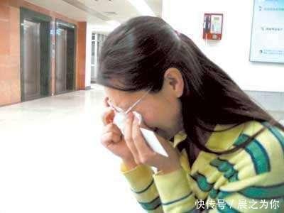 老公车祸成残疾后, 我毫不顾忌他, 带情人回家, 推开门我哭成泪人