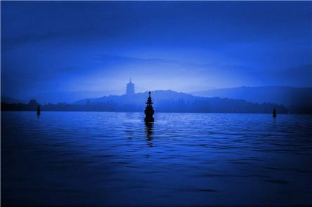 溥仪游览西湖,他向李淑贤揭示了三潭印月一个不为人知的秘密!