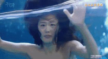 19岁少女撩千年鬼怪一条鱼泡到李敏镐 现在流行韩剧女主主动追爱？