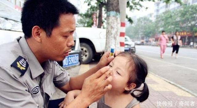 感动:35岁保安收养弃婴,有人出10万也不愿意把孩子送走
