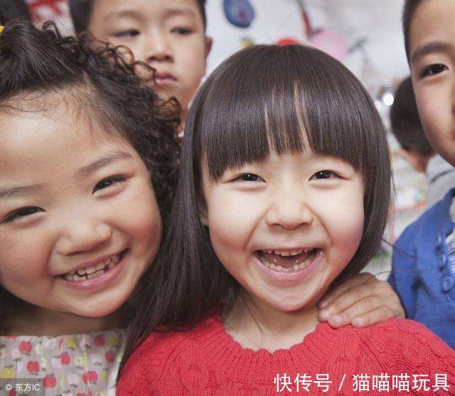 当你的小孩发烧了, 怎么办? 是自己买药还是去