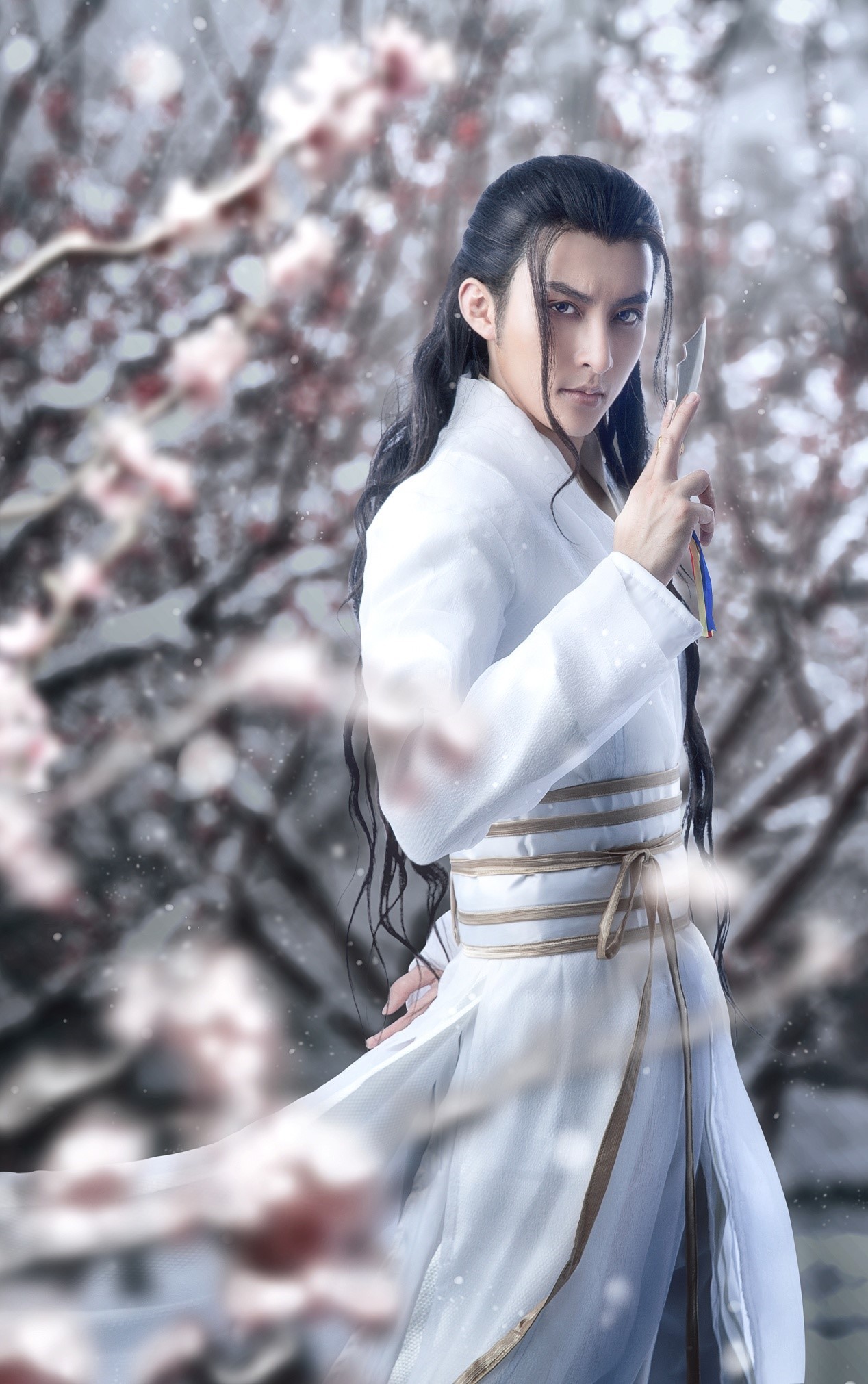 《古龙群侠传》官方定妆照 小梦—李寻欢