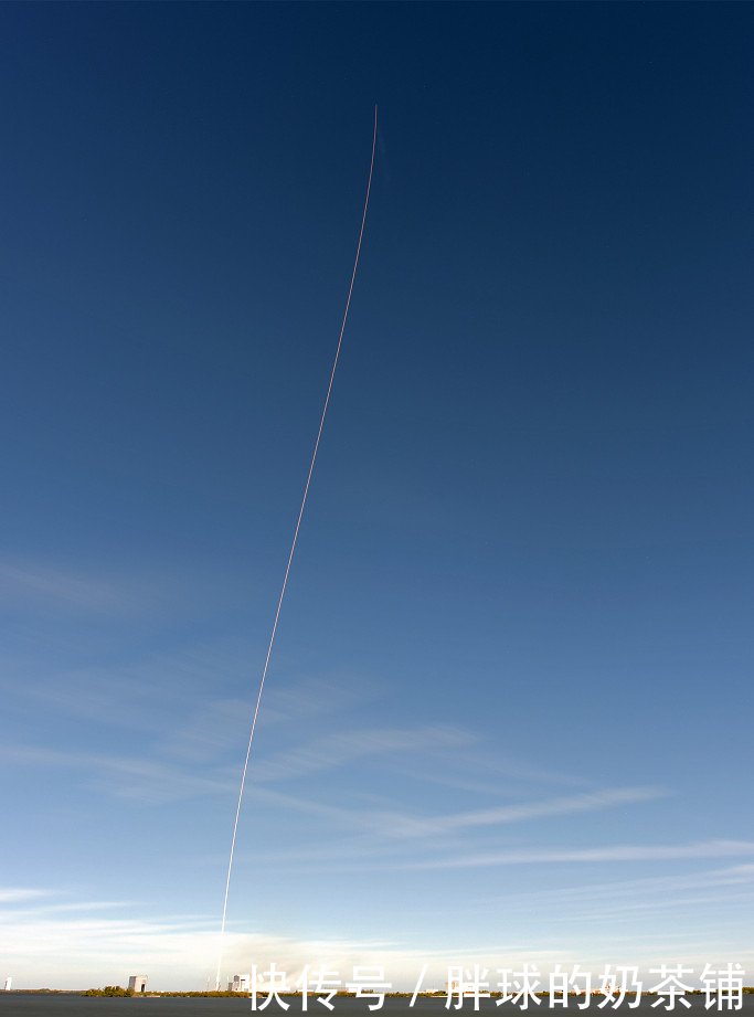 猎鹰9号火箭在加州成功发射 第一级助推器未